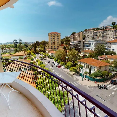 3 Pièces Avec Balcon, Aperçu Mer, Calme, Proche Et Centre - - Fr-1-196-322