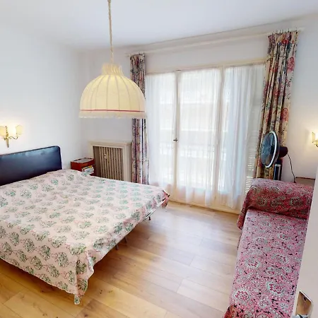 3 Pièces Avec Balcon, Aperçu Mer, Calme, Proche Et Centre - - Fr-1-196-322 *